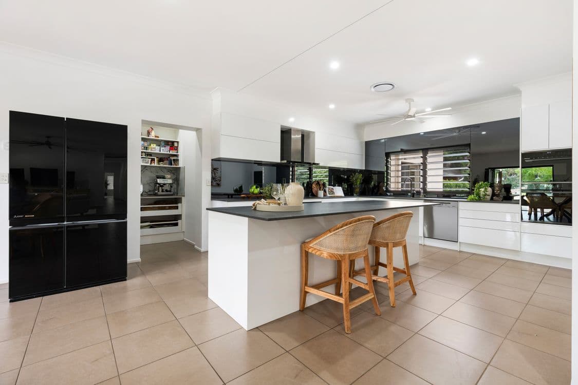 205 Upper Rosemount Road, ROSEMOUNT, QLD 4560, Rosemount - Thumbnail 7