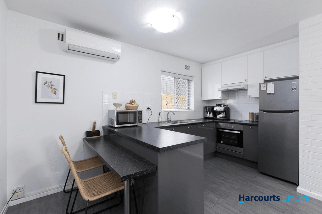 2/39 Scarborough Beach Road, SCARBOROUGH, WA 6019, Scarborough - Thumbnail 2