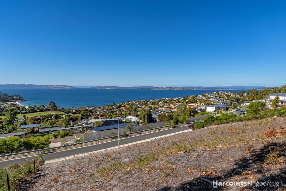 27 Bluebush Crescent, BLACKMANS BAY, TAS 7052, Blackmans Bay - Thumbnail 2