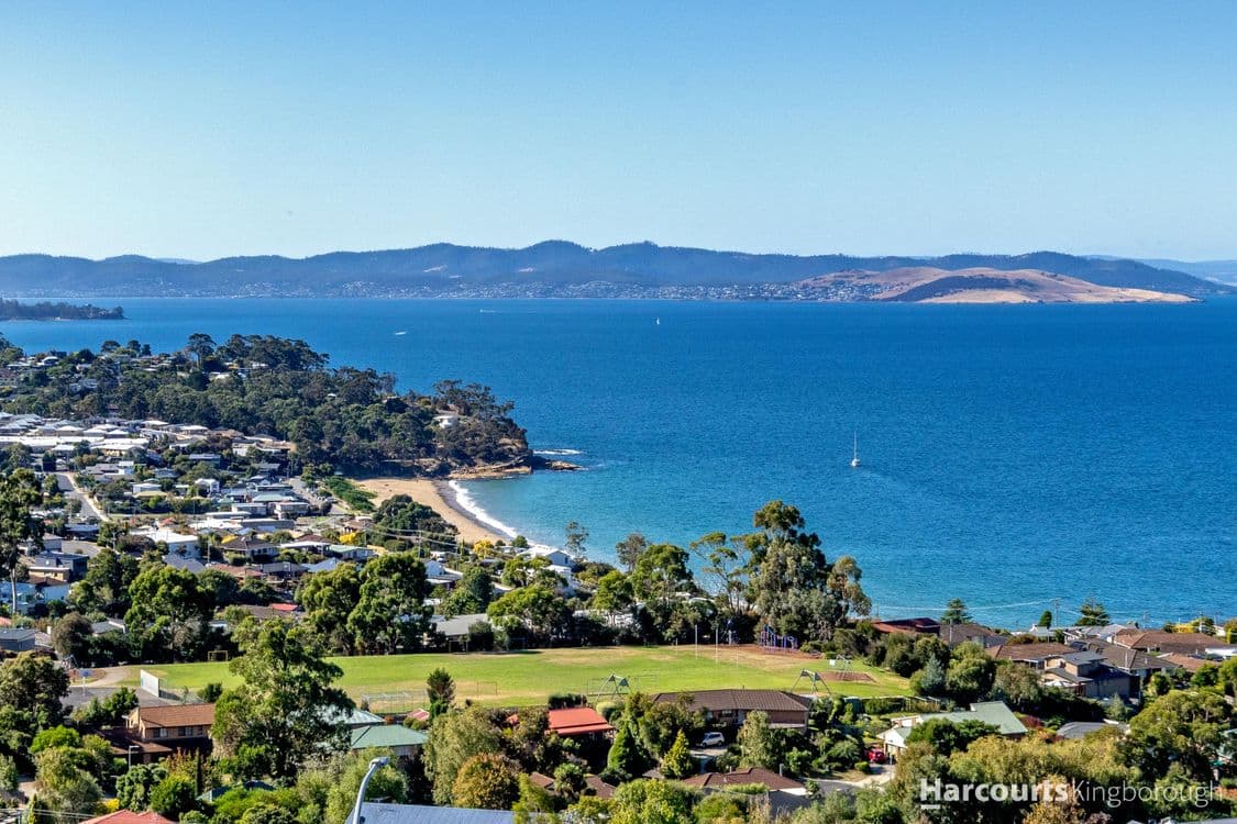 27 Bluebush Crescent, BLACKMANS BAY, TAS 7052, Blackmans Bay - Thumbnail 3