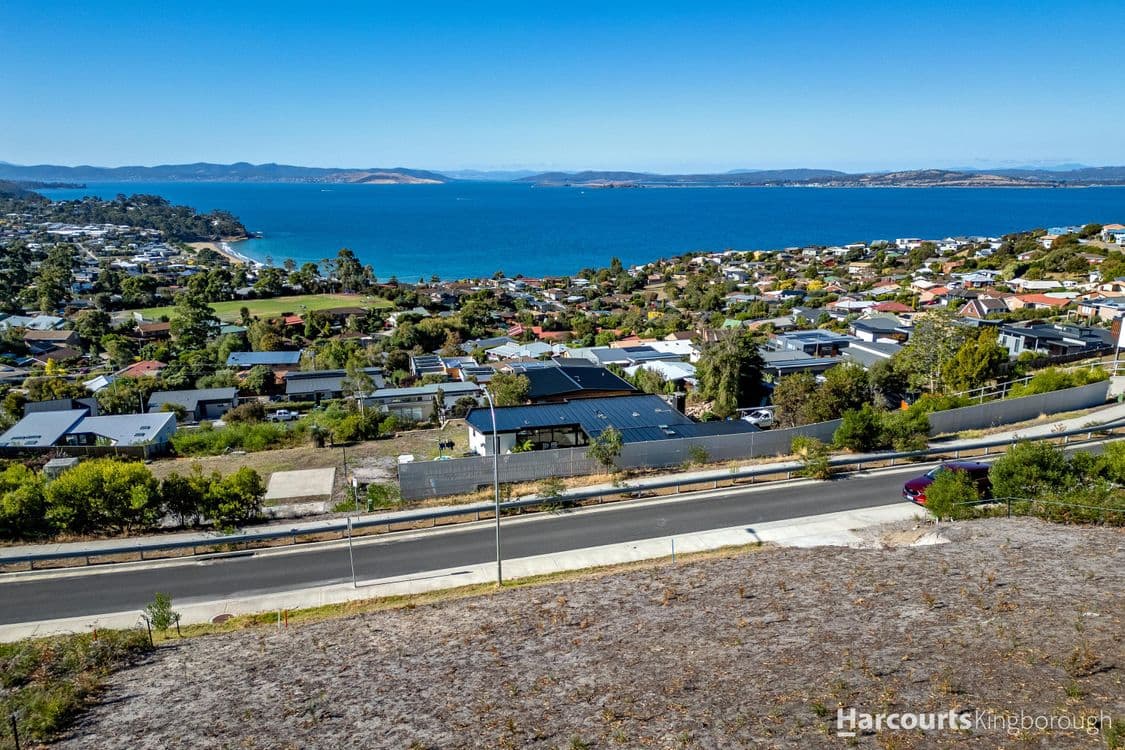 27 Bluebush Crescent, BLACKMANS BAY, TAS 7052, Blackmans Bay - Thumbnail 8