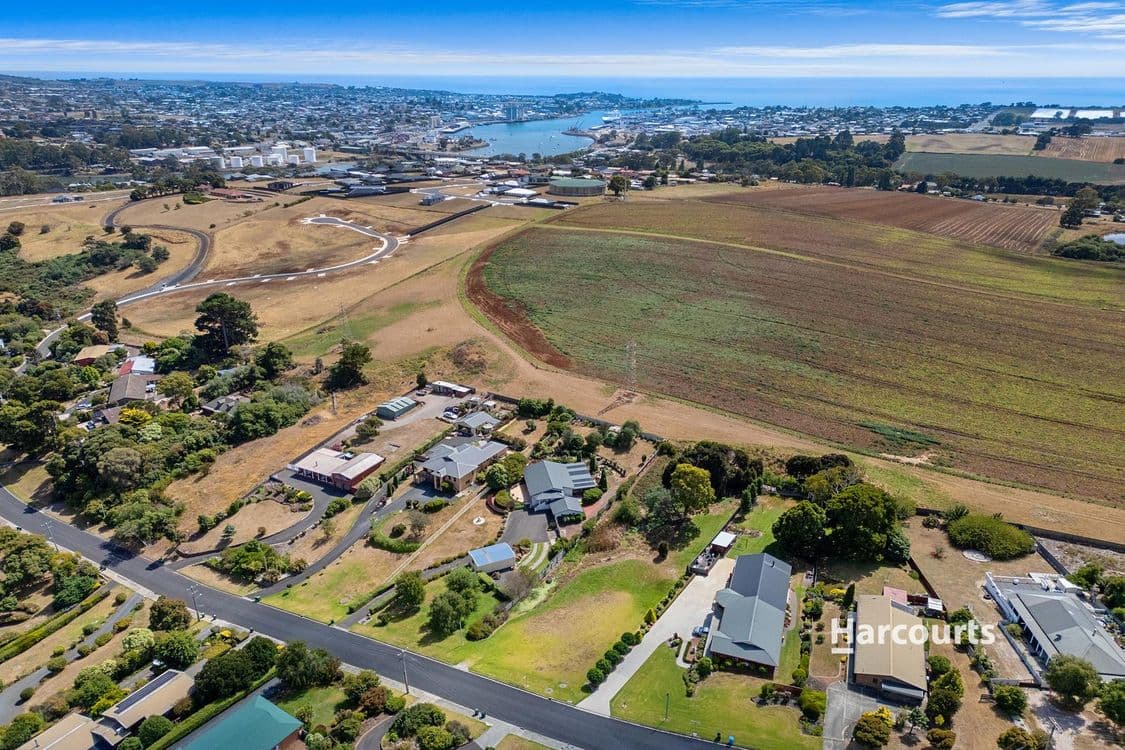 19 Highfield Road, AMBLESIDE, TAS 7310, Ambleside - Thumbnail 6