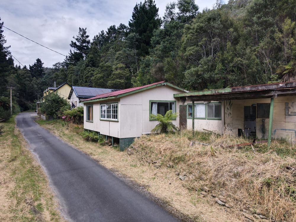16 Jenico Street, QUEENSTOWN, TAS 7467, Queenstown - Thumbnail 2