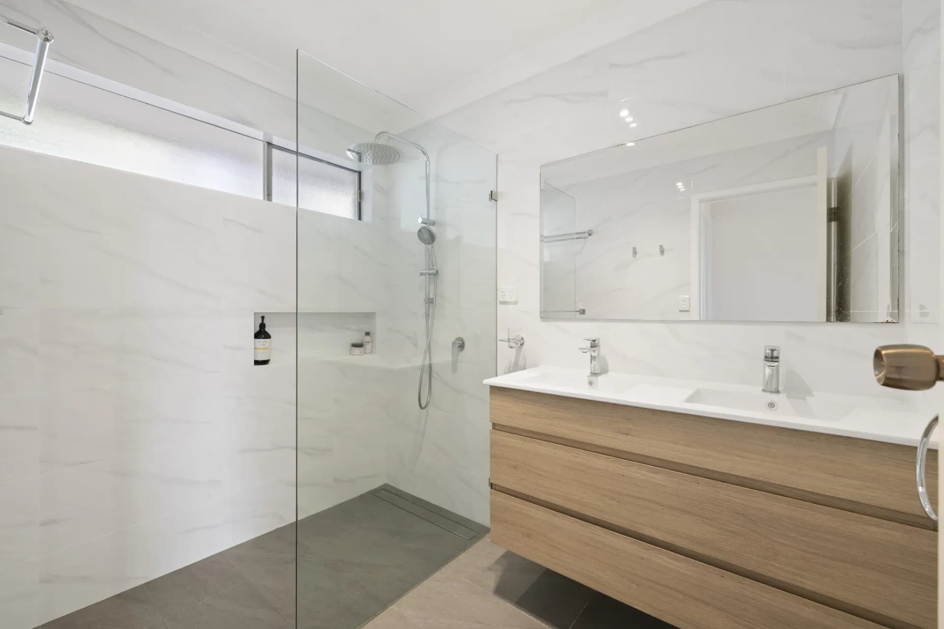 16 The Rampart , Hornsby., Hornsby - Thumbnail 3