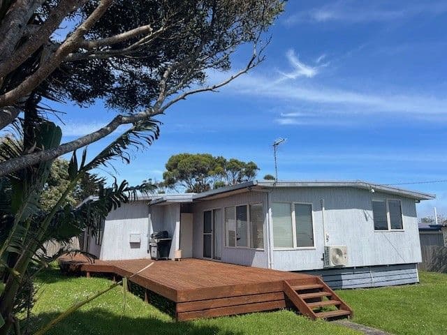 16 Blackwood Street, GRASSY, TAS 7256, Grassy - Thumbnail 2