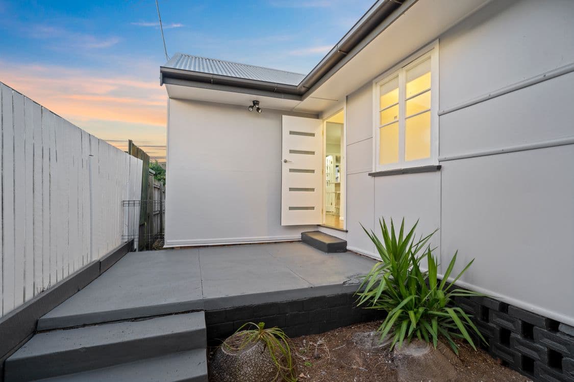 34 Gum Street, WYNNUM, QLD 4178, Wynnum - Thumbnail 2