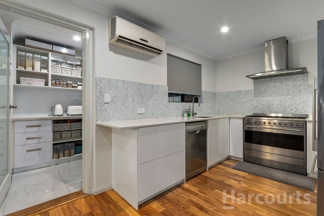 15 Chandela Loop, CURRAMBINE, WA 6028, Currambine - Thumbnail 4