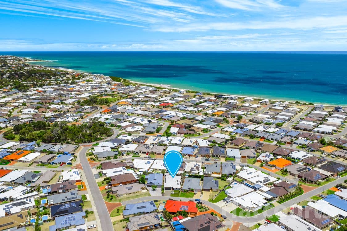 30 Marsdenia Road, HALLS HEAD, WA 6210, Halls Head - Thumbnail 3