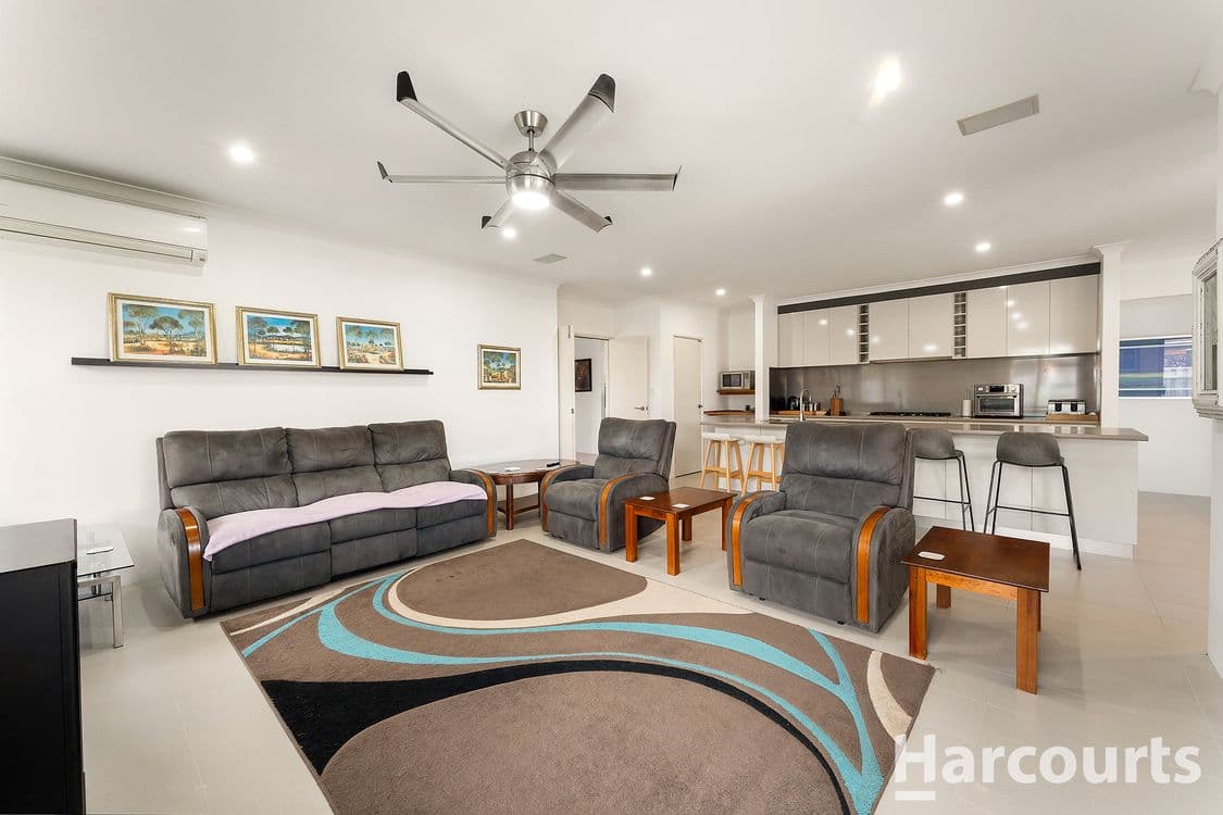 30 Marsdenia Road, HALLS HEAD, WA 6210, Halls Head - Thumbnail 4