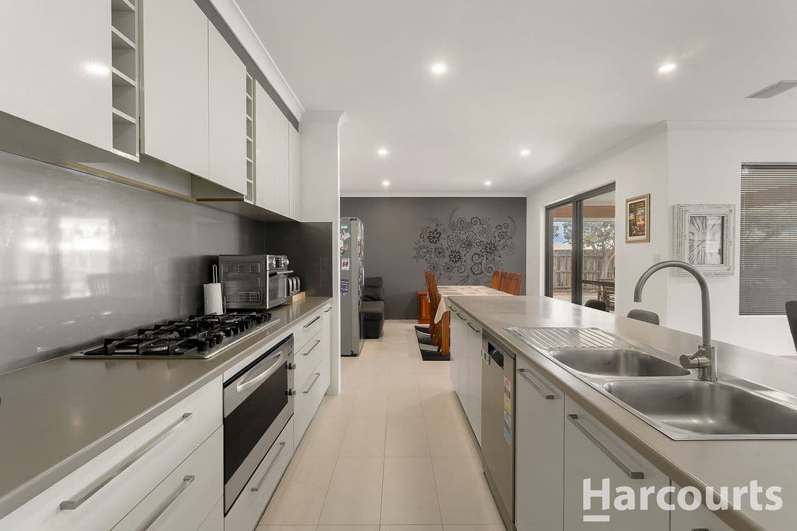 30 Marsdenia Road, HALLS HEAD, WA 6210, Halls Head - Thumbnail 7