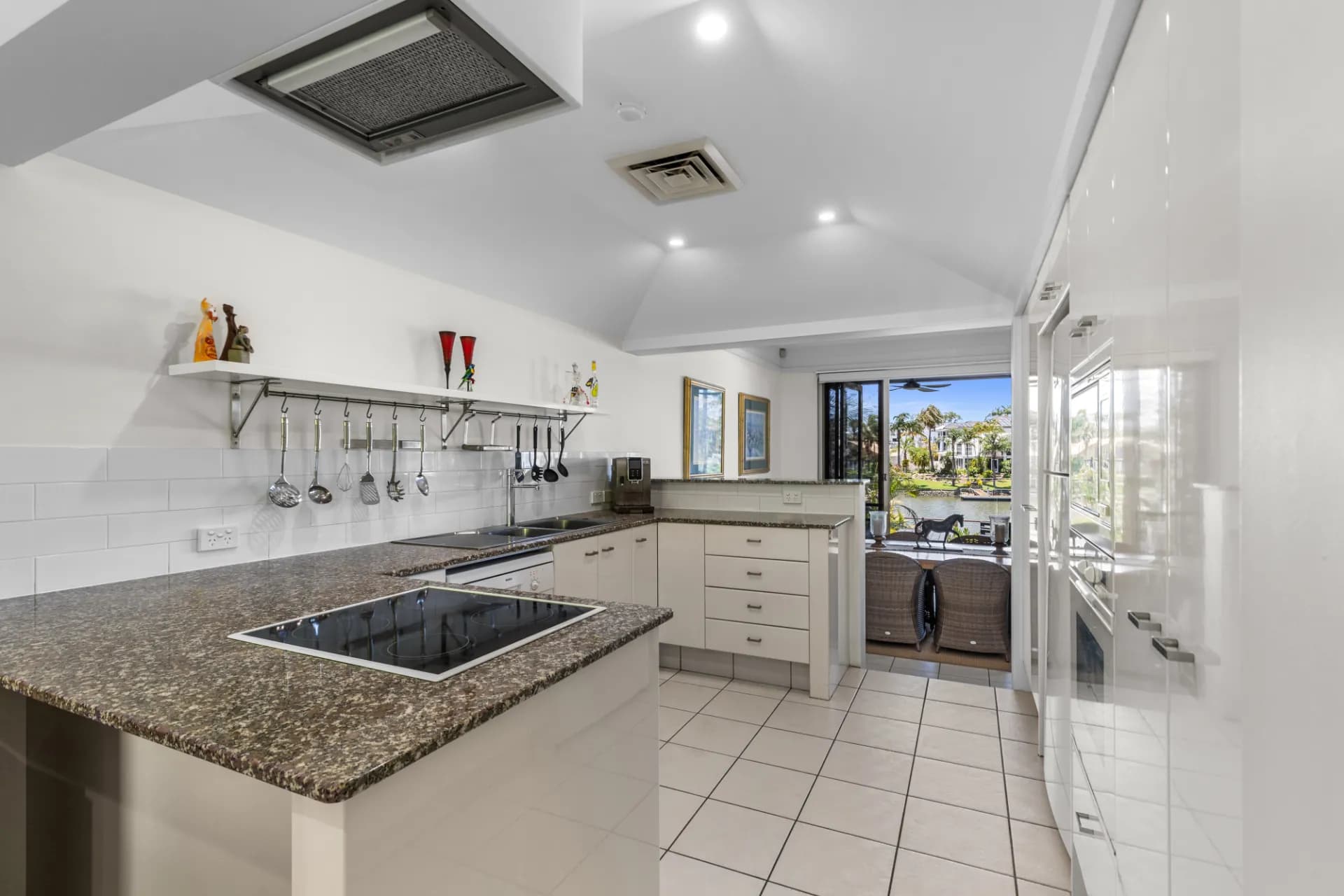 4670 The Parkway , Sanctuary Cove., Hope Island - Thumbnail 8