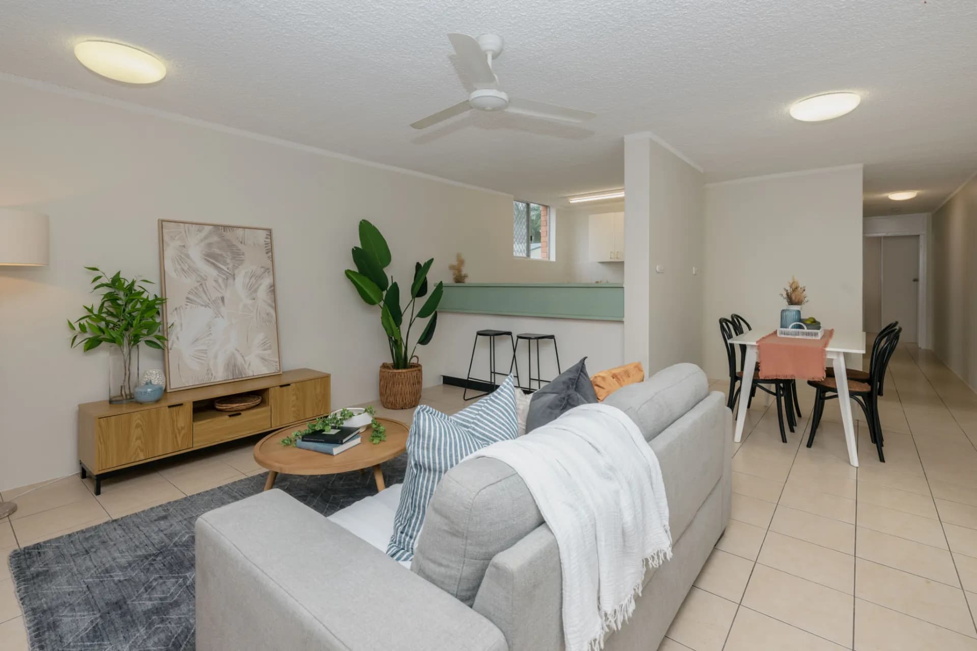 1/31 Surrey Street, Hyde Park., Hyde Park - Image 1