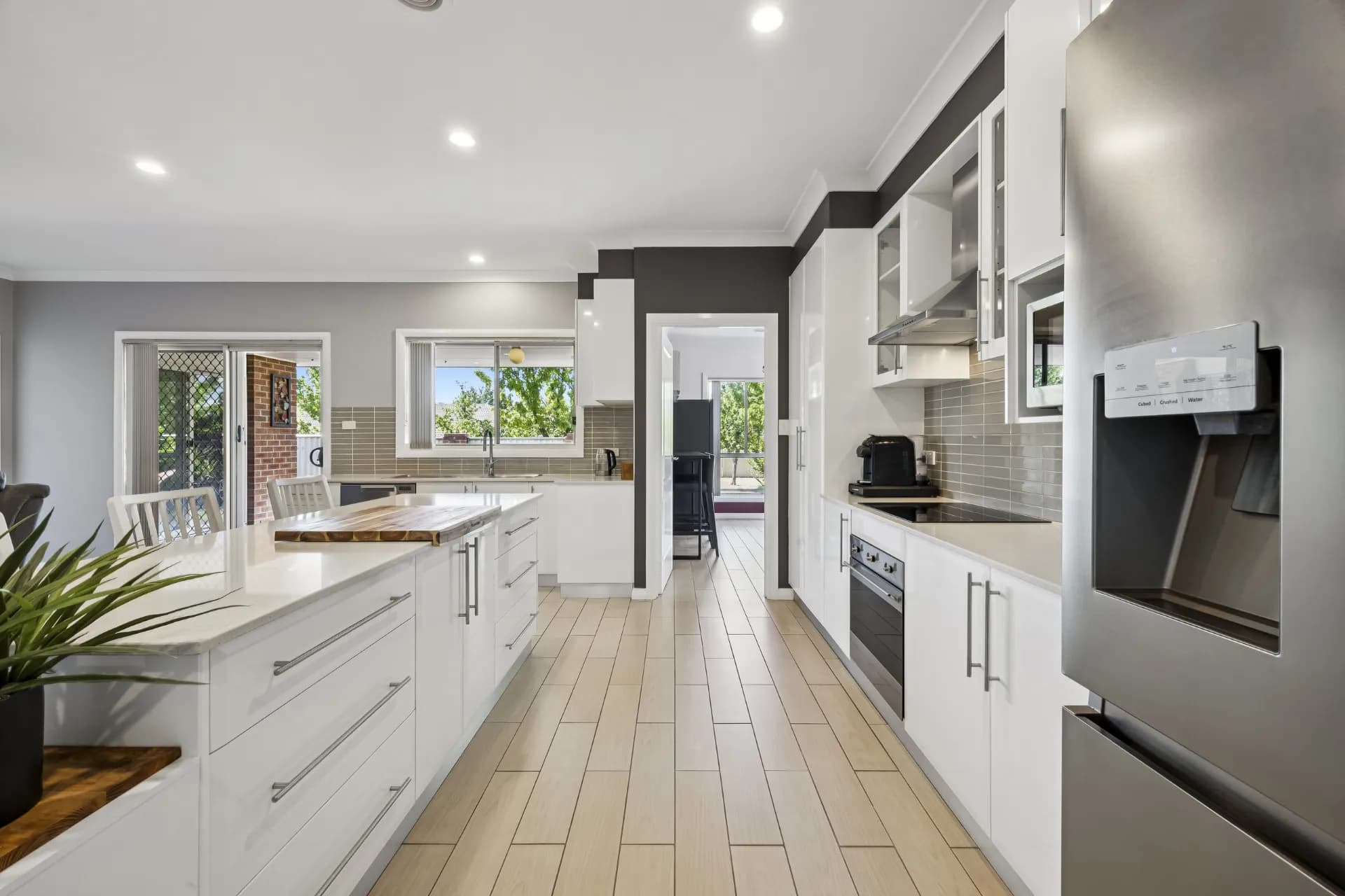 1 Richard Avenue, Queanbeyan, NSW, Queanbeyan - Thumbnail 5