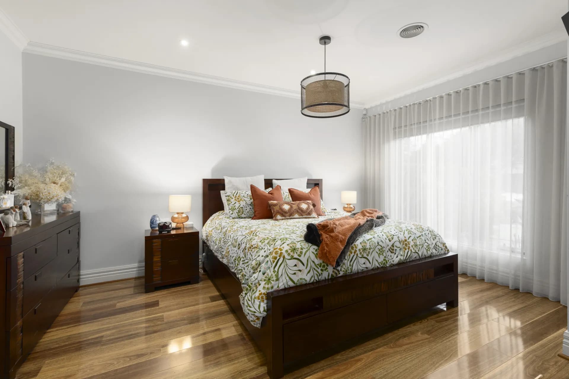 13 Little John Court, Werribee., Werribee - Thumbnail 2