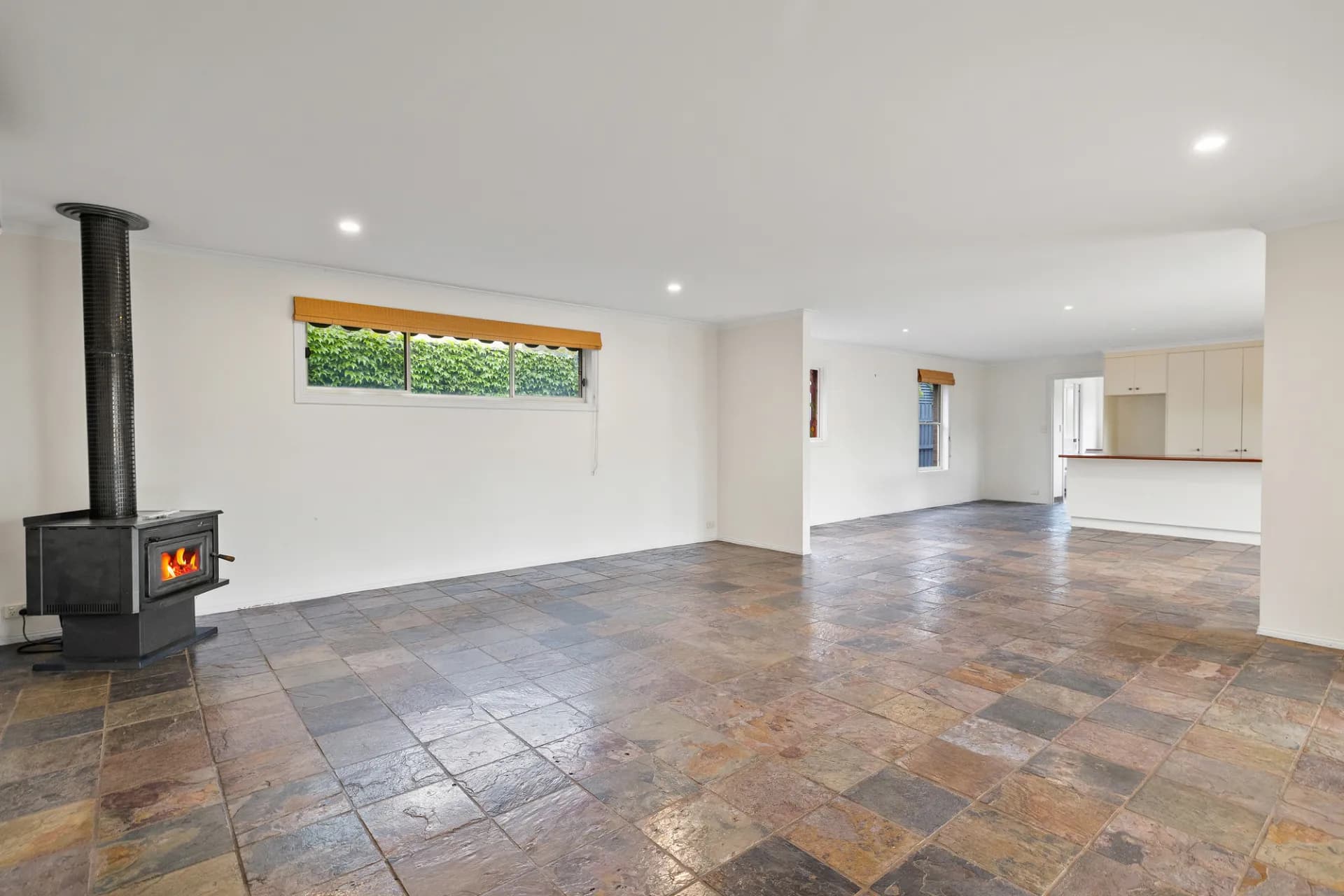 12 Stamford Close, Bacchus Marsh., Bacchus Marsh - Thumbnail 2