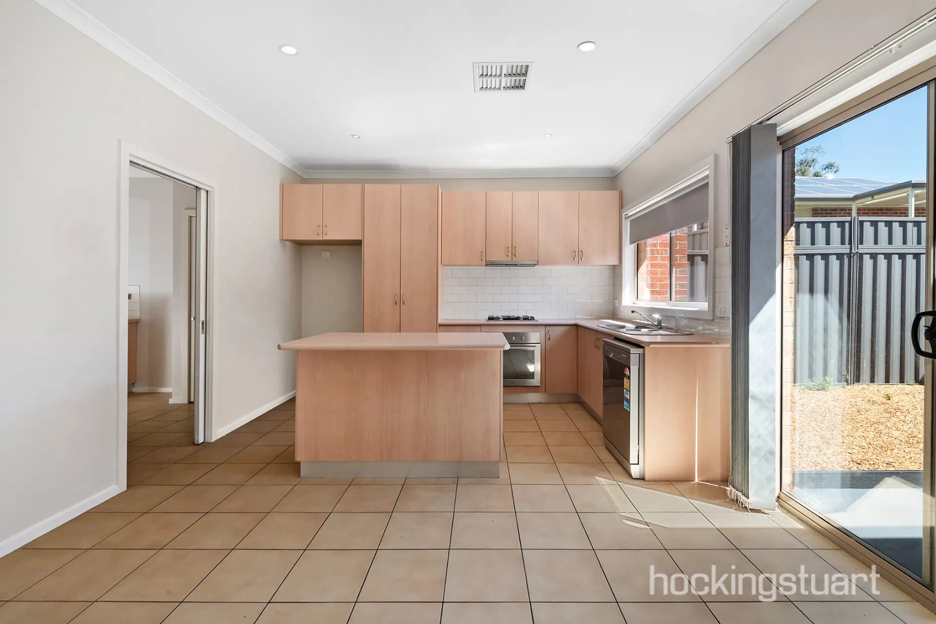 6/45 Sutherland Street, Kilmore., Kilmore - Thumbnail 2