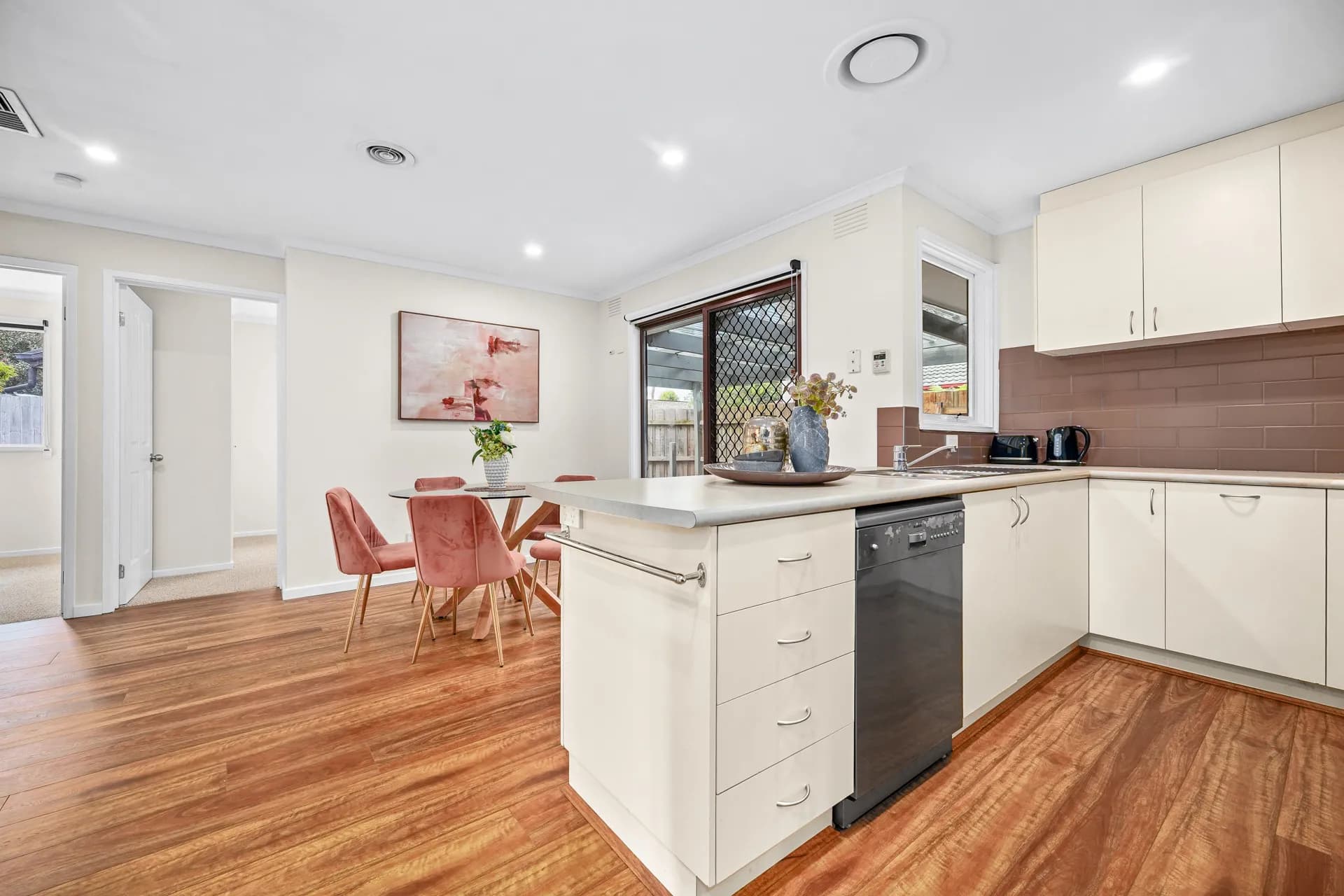 1/17 Upton Crescent, Narre Warren - Thumbnail 3