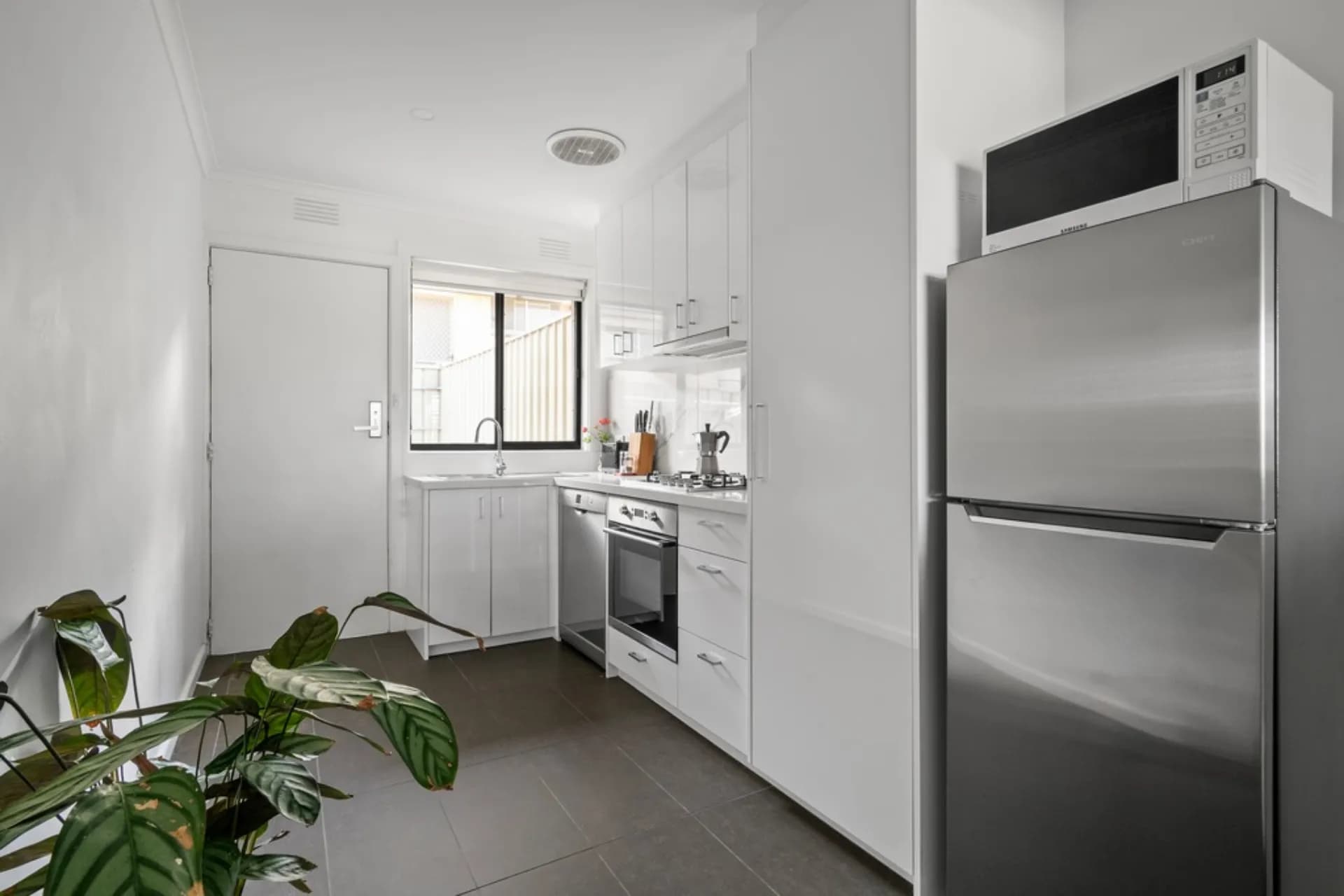 4/14 Hampton Road, Essendon, VIC, Essendon - Thumbnail 3