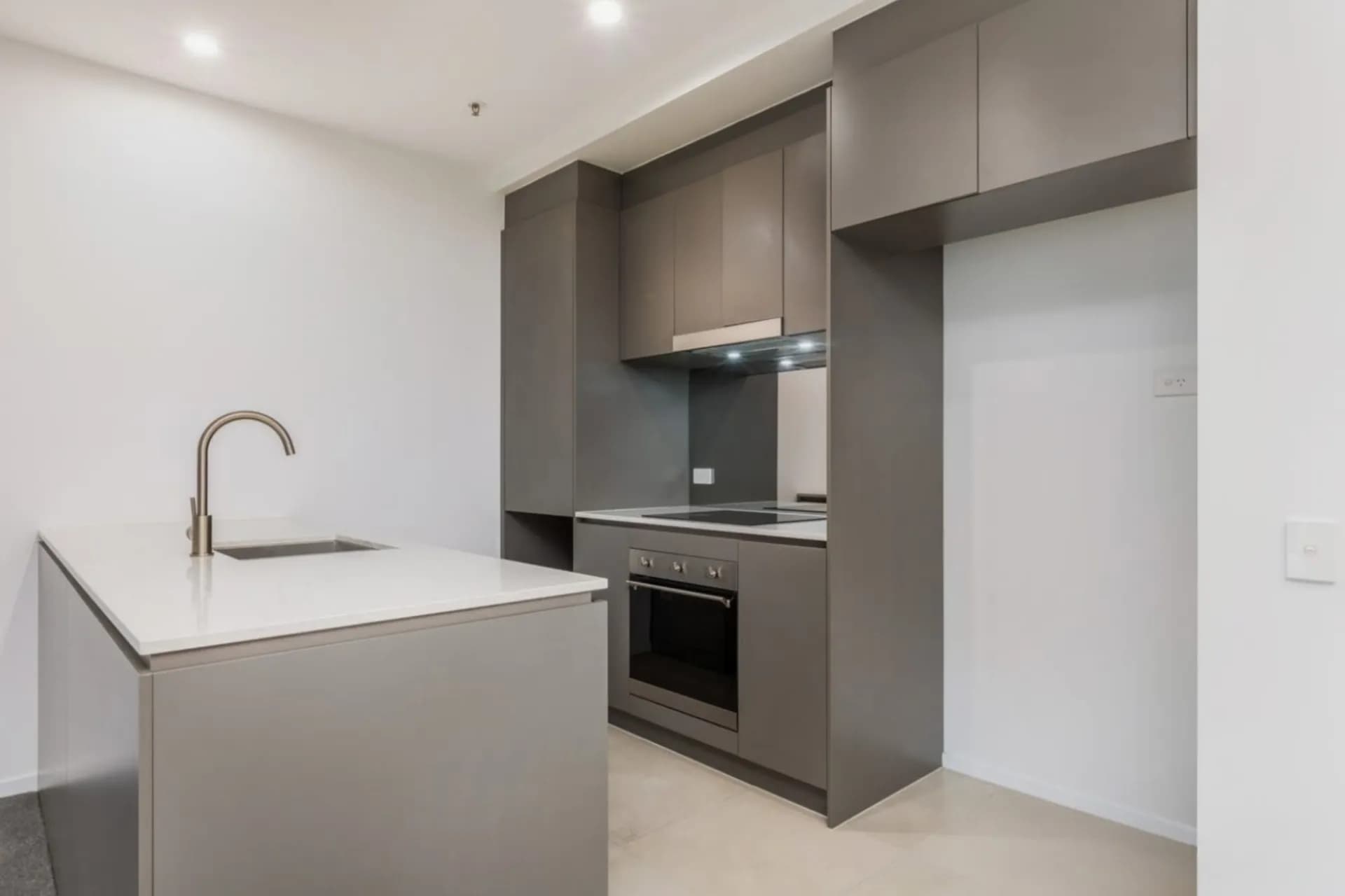 905/3 Grazier Lane, Belconnen., Belconnen - Thumbnail 2