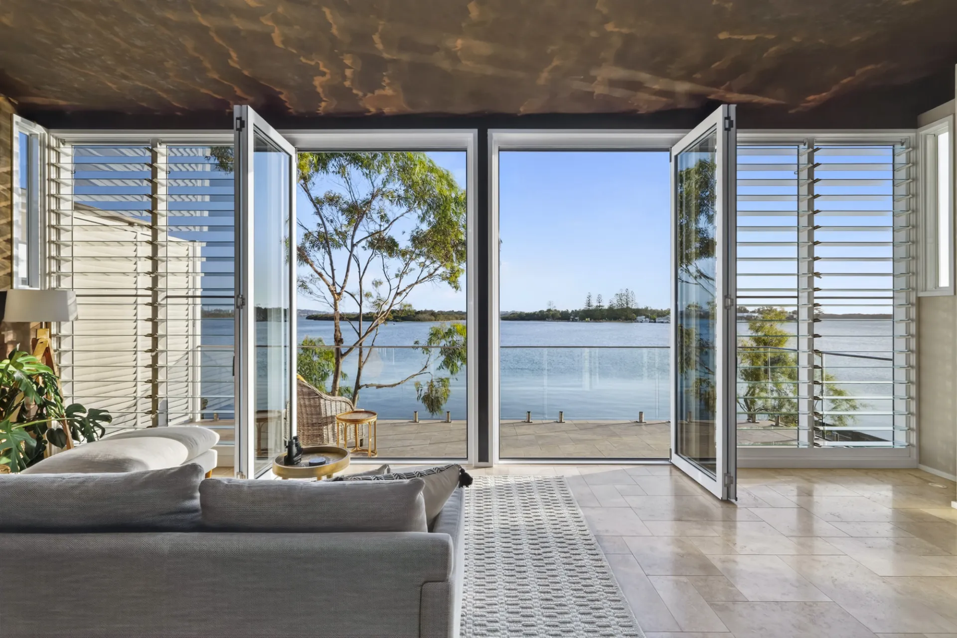 20 North Shore Drive, North Shore, NSW, North Shore - Thumbnail 2