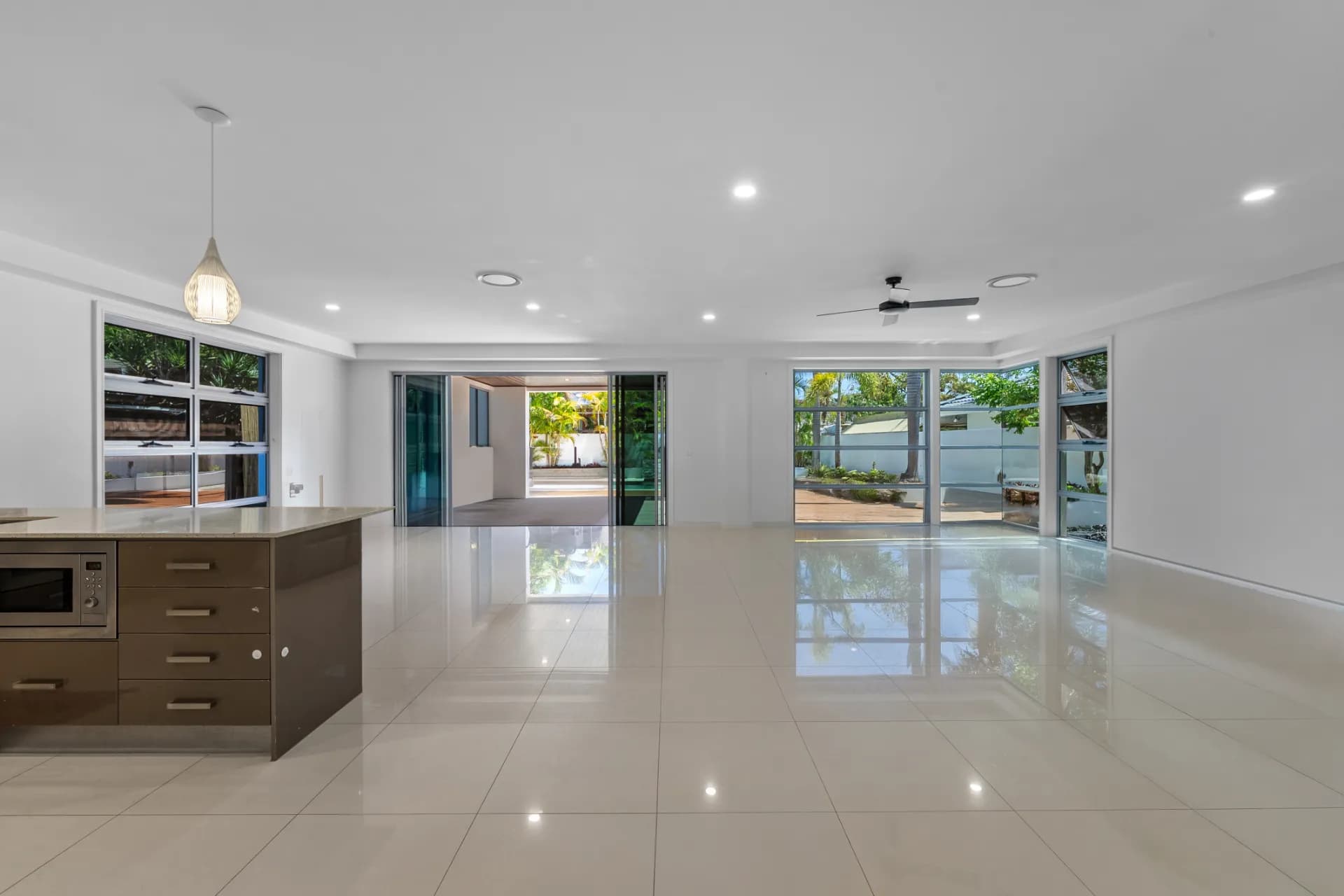 3 Brindisi Avenue, Surfers Paradise - Thumbnail 4
