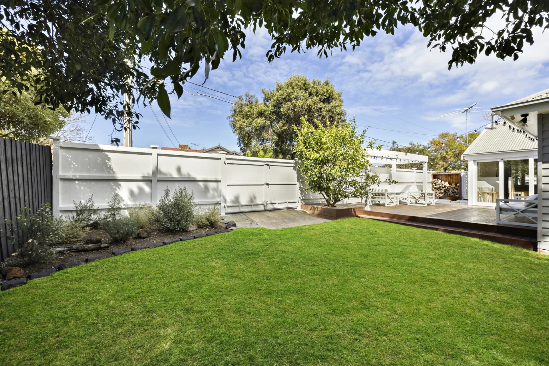 12 Poole Avenue, Hampton., Hampton - Thumbnail 3