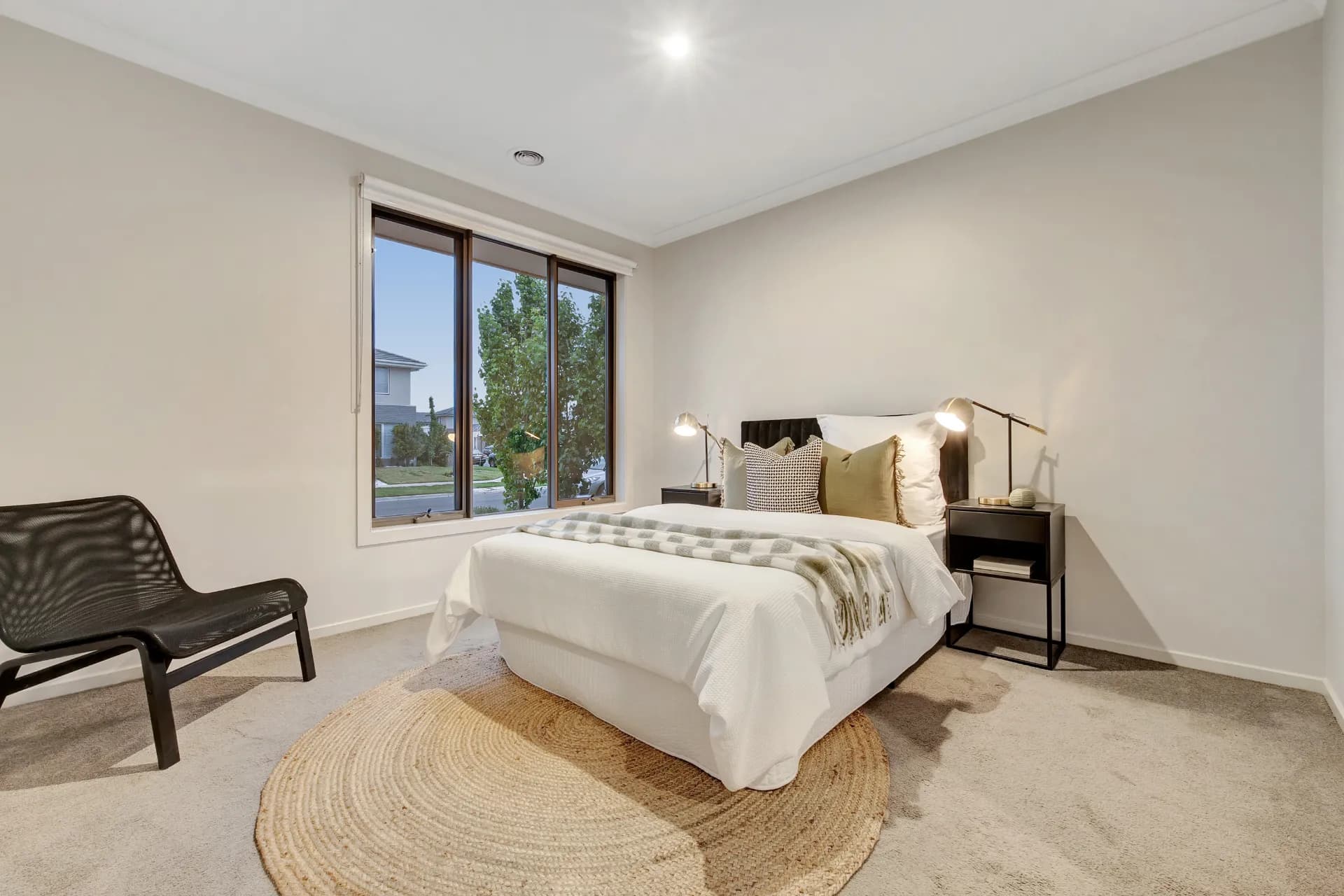 13 Hatter  Street, Werribee., Werribee - Thumbnail 2