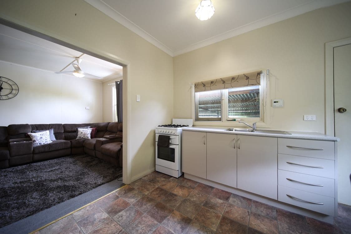 4 Bowes Street, QUEENSTOWN, TAS 7467, Queenstown - Thumbnail 3