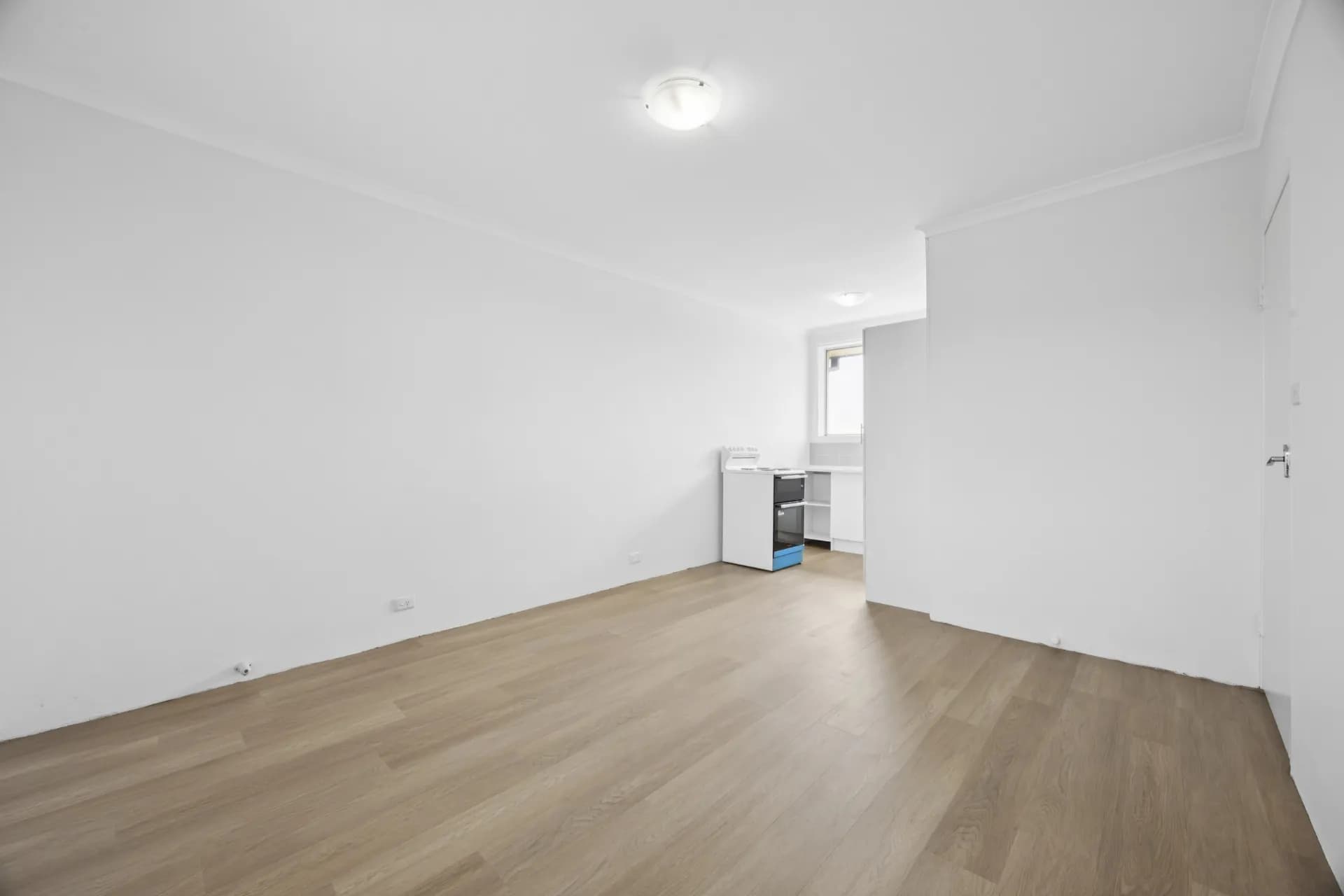 10/56 Crest Road, Queanbeyan., Queanbeyan - Thumbnail 3