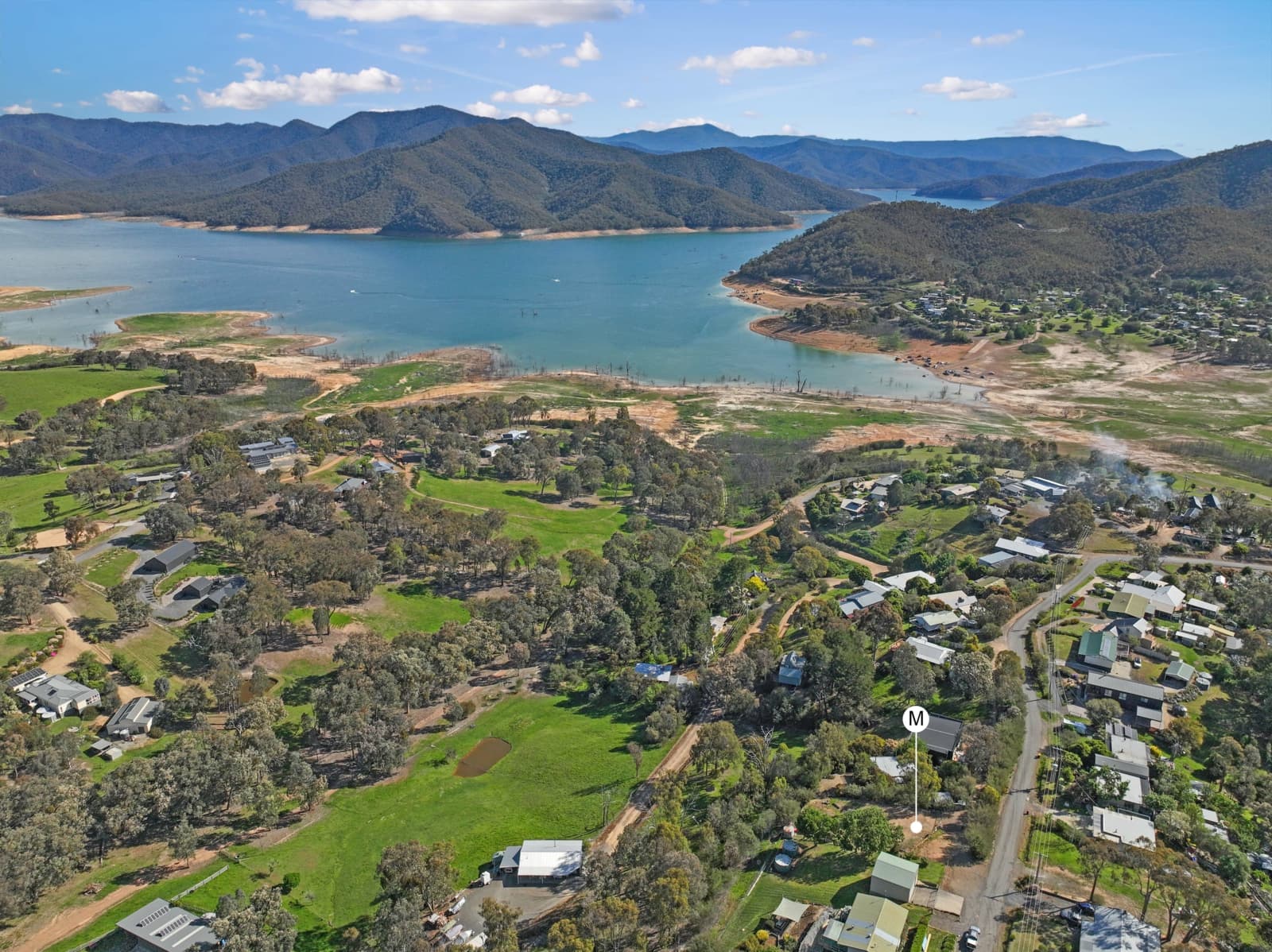 22 Fossickers Trail, Goughs Bay - Thumbnail 2