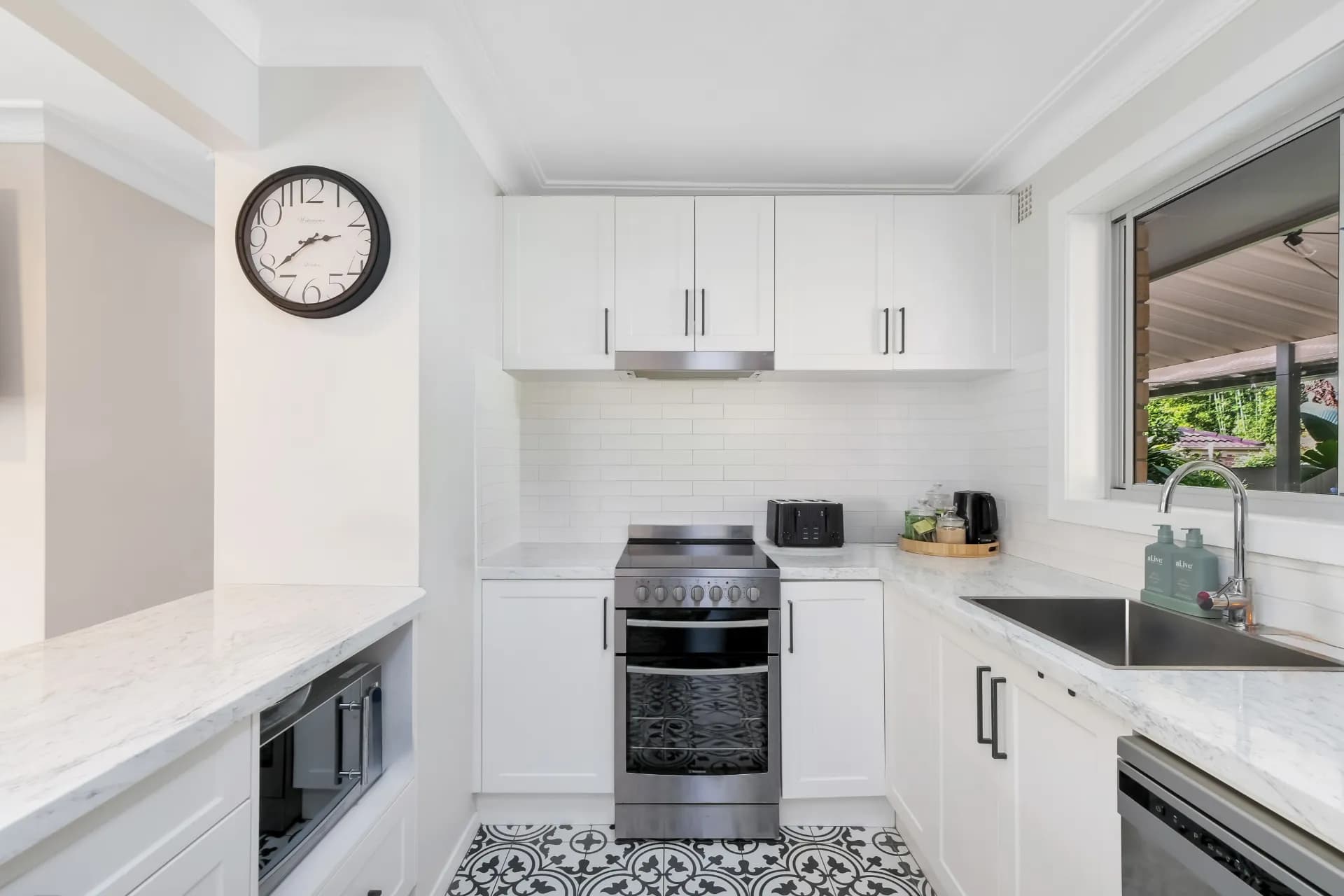 22 Golden Avenue, Point Clare., Point Clare - Thumbnail 5