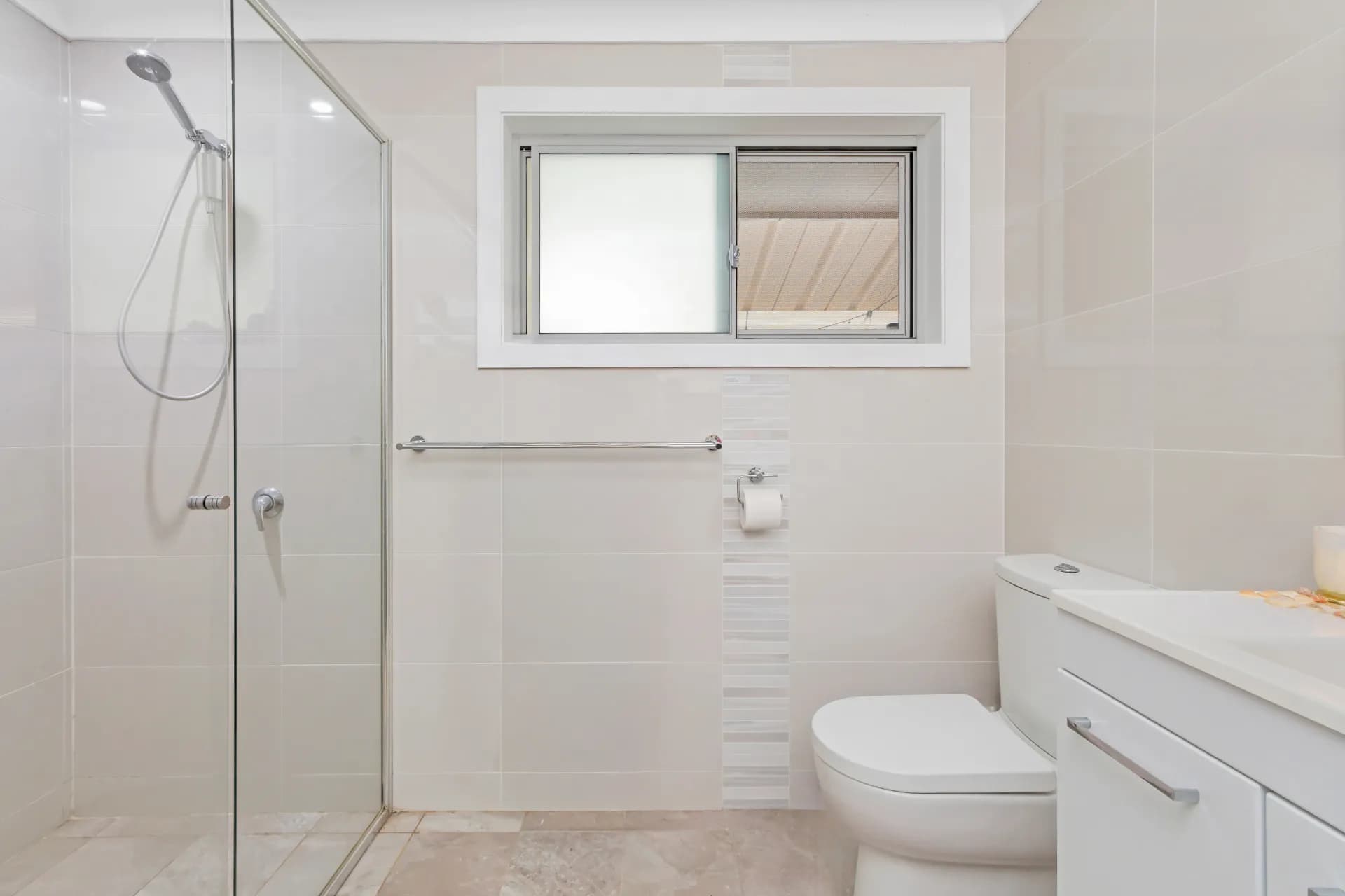 22 Golden Avenue, Point Clare., Point Clare - Thumbnail 8