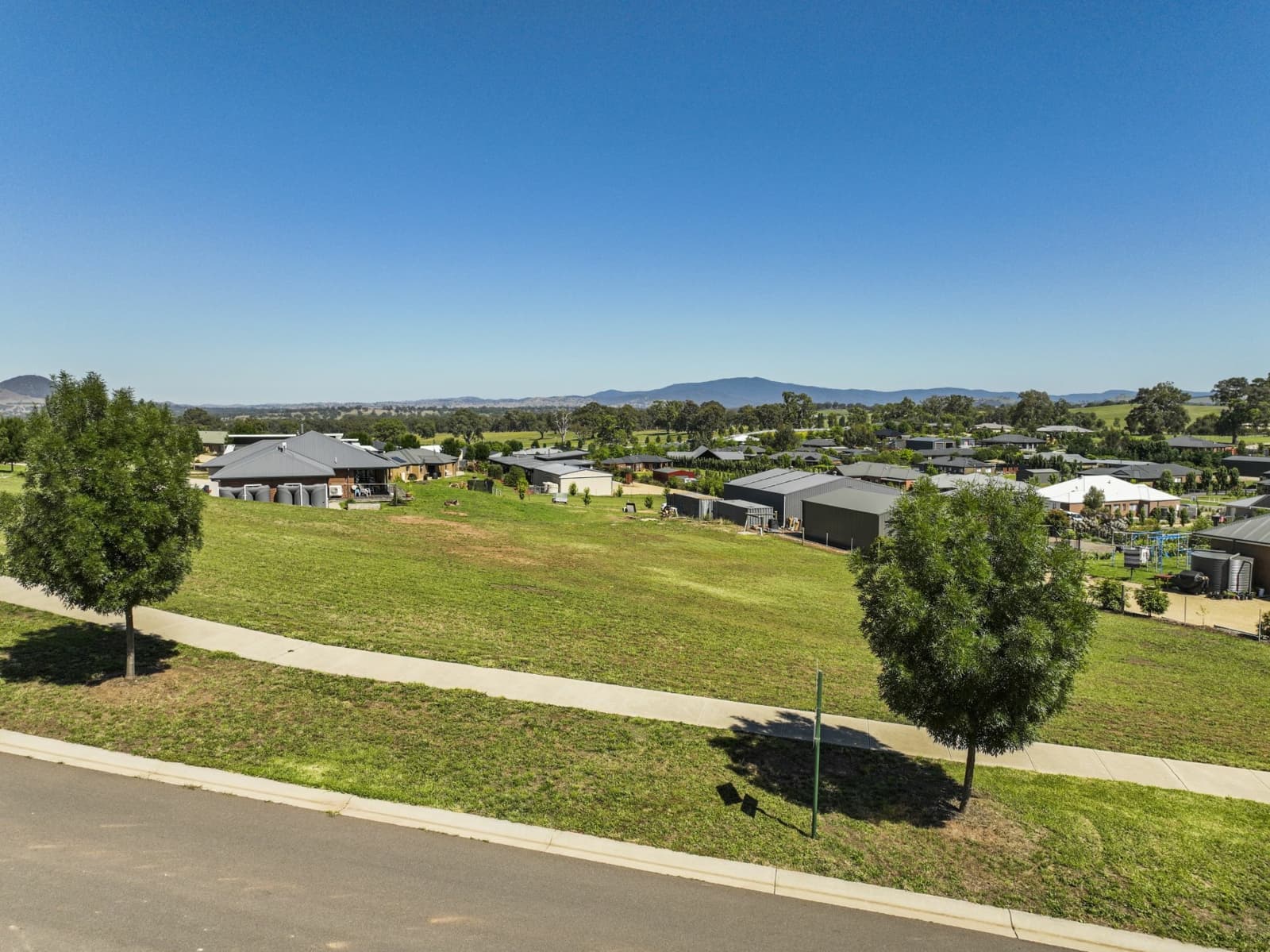 21 Lomandra Way, Mansfield - Image 1