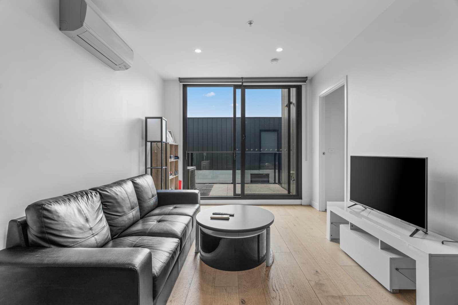405/1 Sergeant Street,Blackburn, Blackburn - Thumbnail 2