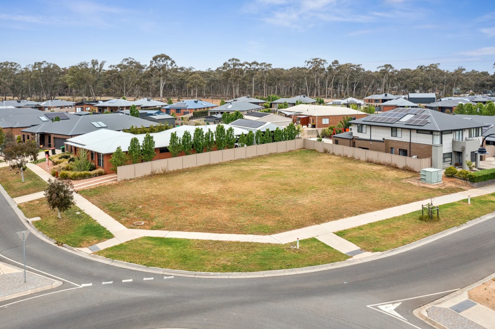 2 Hereford Drive,Ascot, Ascot - Thumbnail 2