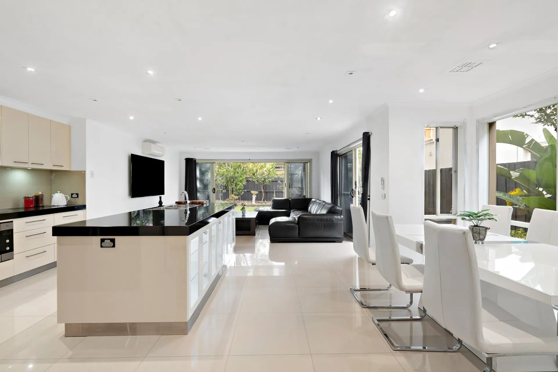 22 Parkview Crescent, Hampton East - Thumbnail 2