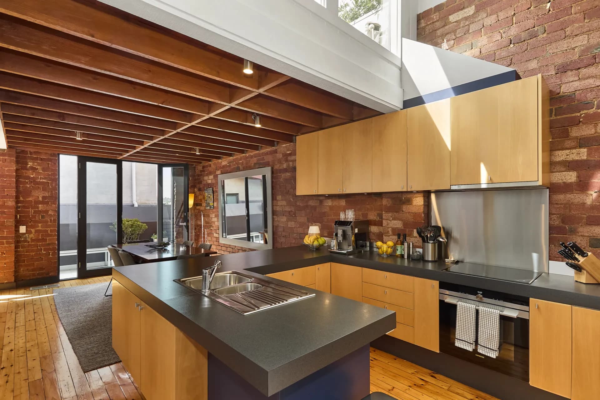 60 Lyndhurst Street, Richmond - Thumbnail 2