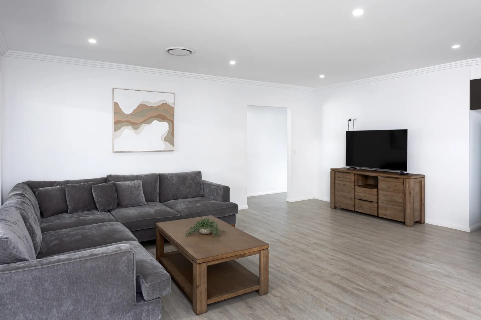 19 Morris  Crescent, Gobbagombalin., Gobbagombalin - Thumbnail 4