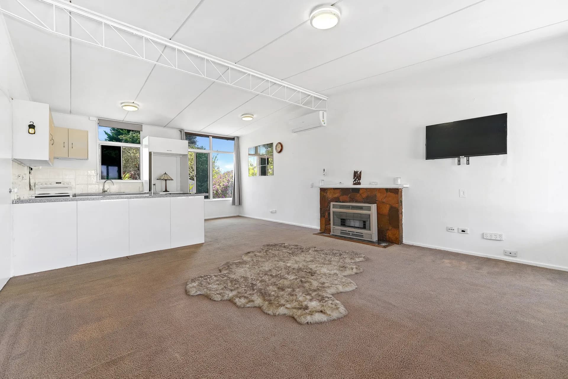69 Torres Street, Newborough, VIC, Newborough - Thumbnail 2