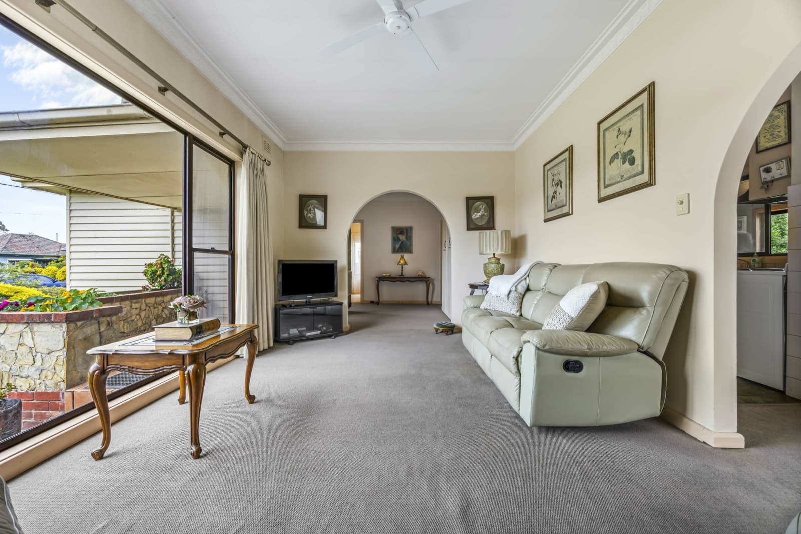 35 Brinkley Avenue,Wendouree, Wendouree - Thumbnail 2