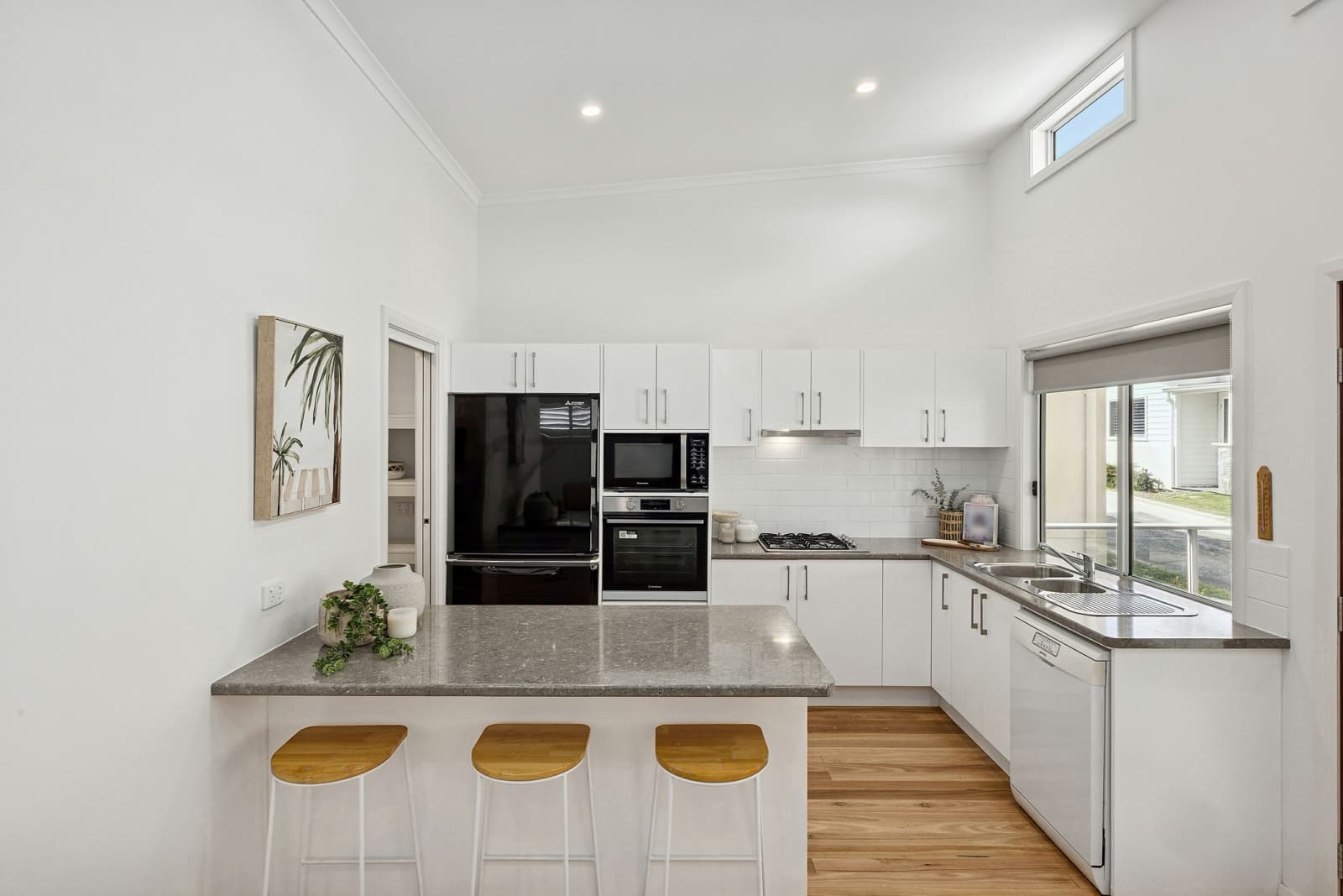 31/2 Macleay Drive,Halekulani, Halekulani - Thumbnail 4