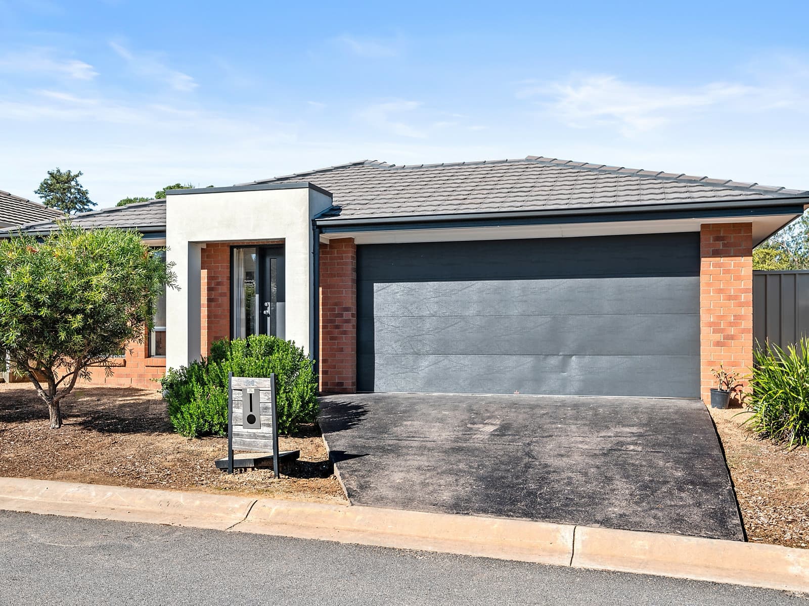 24 Brookfields Mews,Lavington, Lavington - Image 1