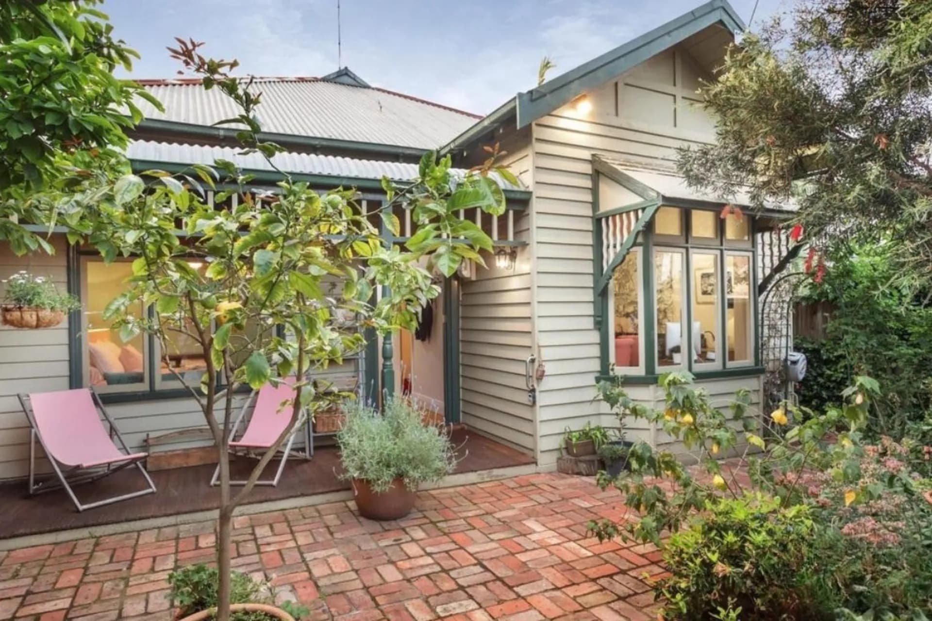 219 Esplanade West, Port Melbourne - Image 1