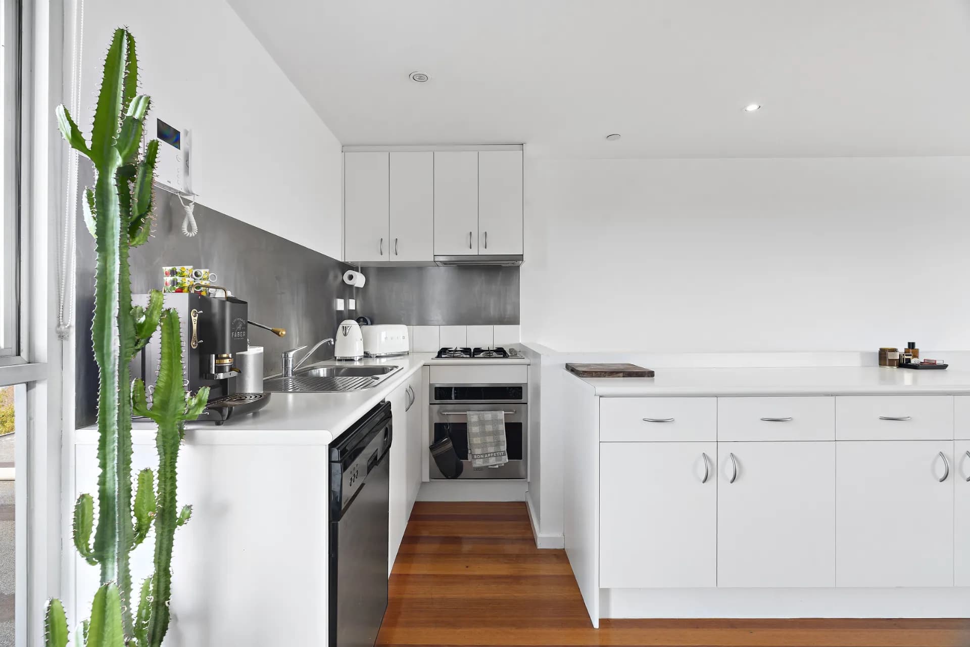 6/2-10 Teague Avenue, Mentone, VIC, Mentone - Thumbnail 5