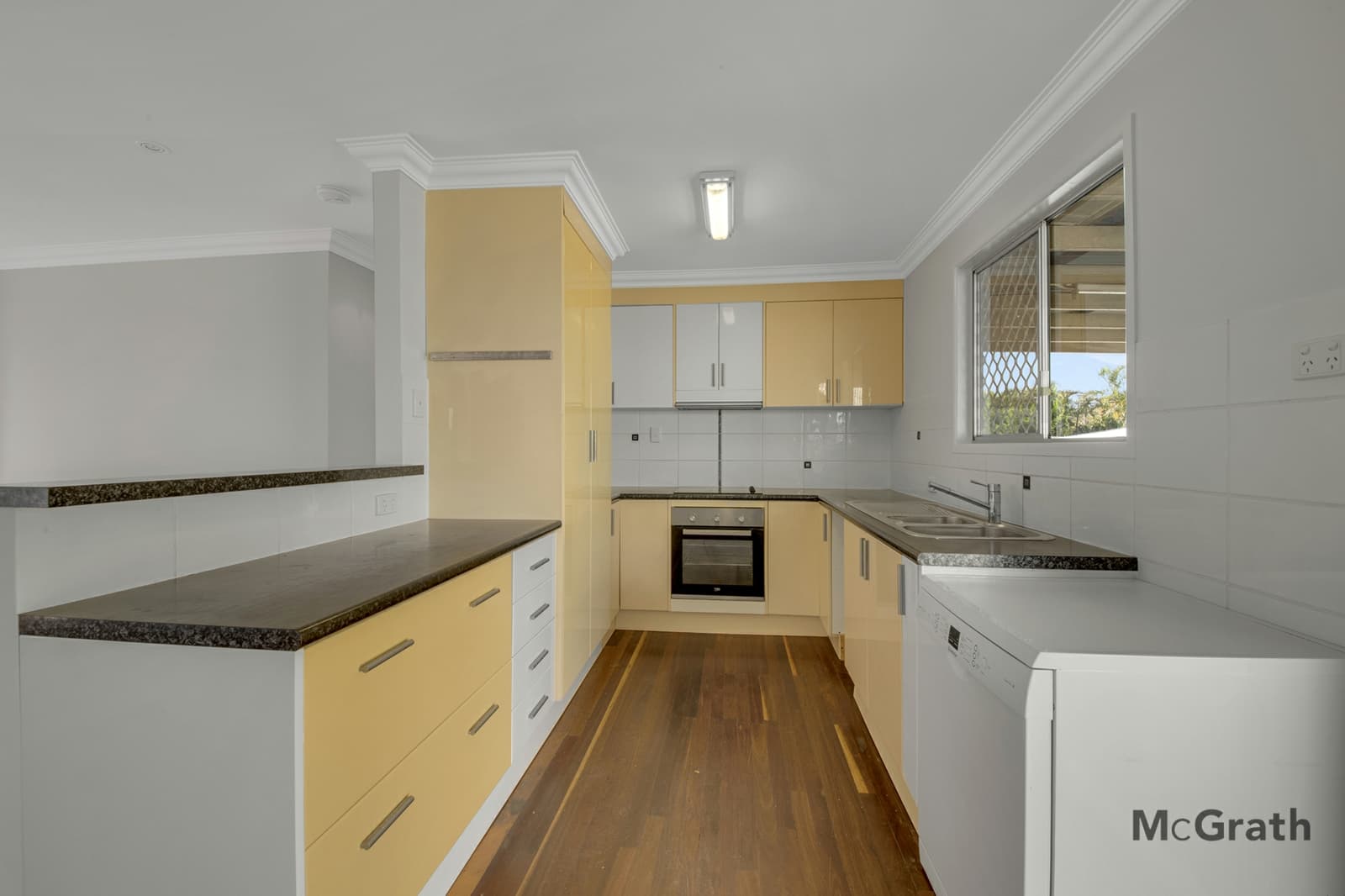6 Emerson Court,South Gladstone, South Gladstone - Thumbnail 5