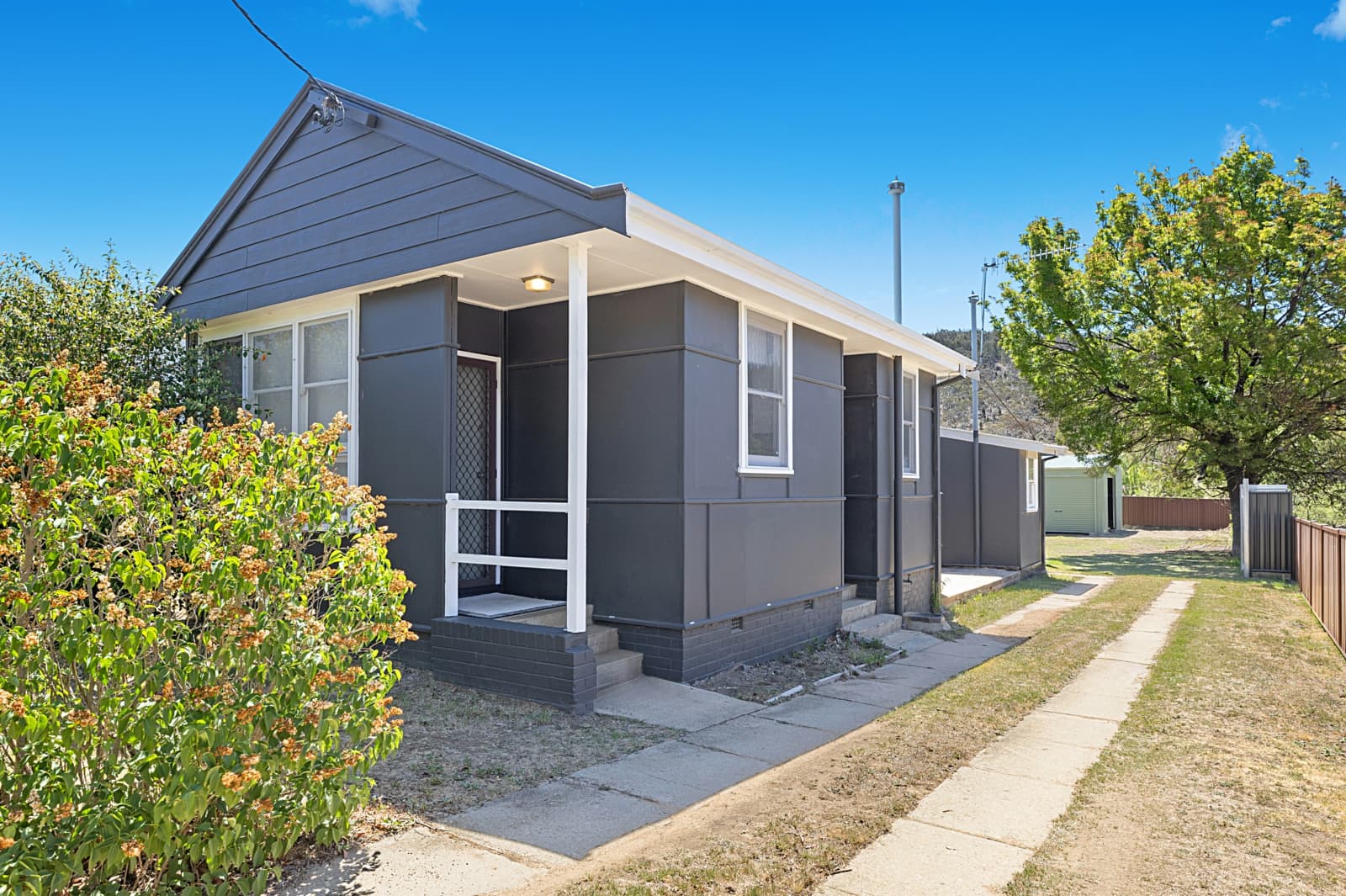 25 Vulcan Street,Cooma, Cooma - Image 1
