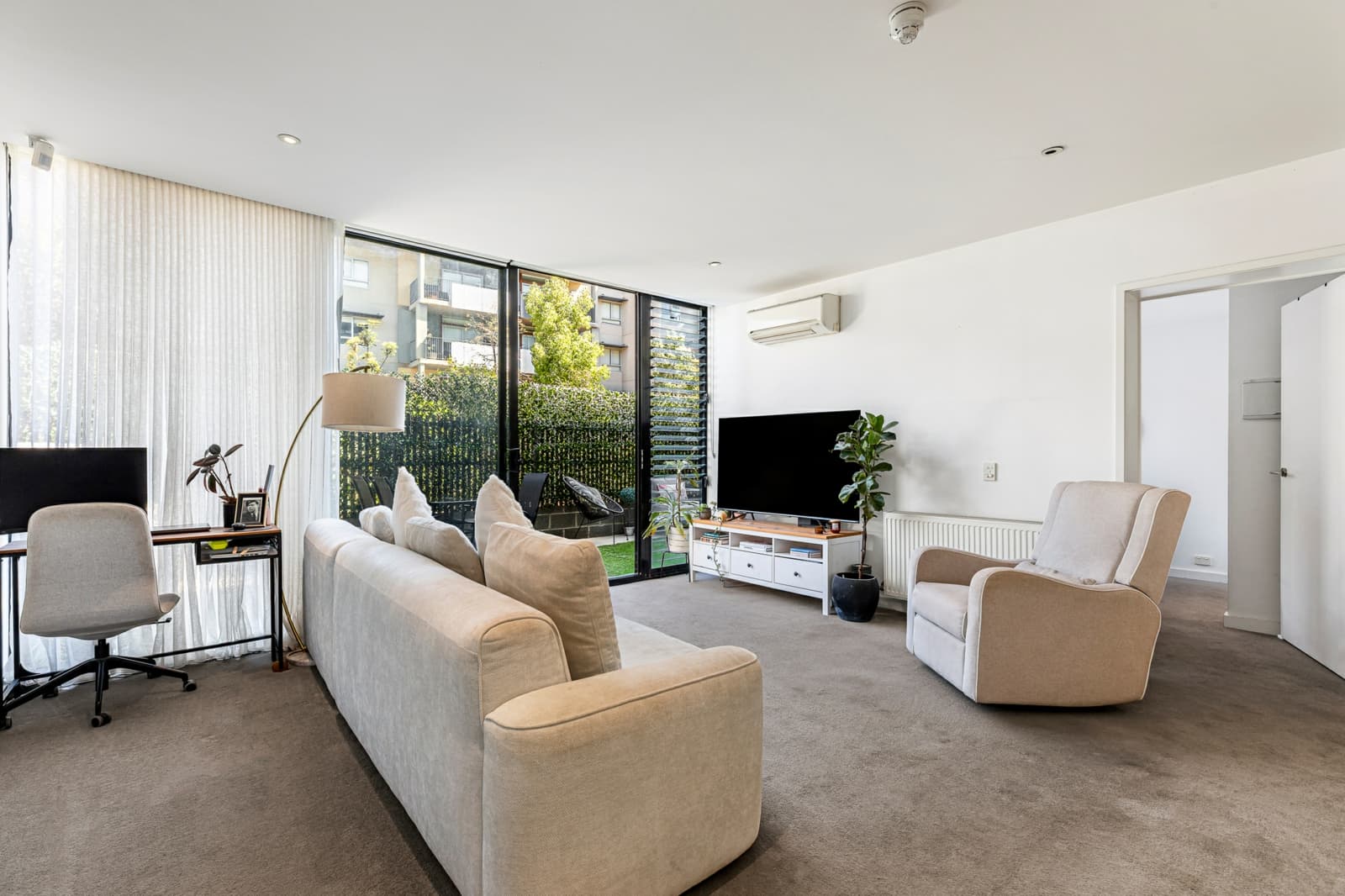 111A/33 Inkerman Street,St Kilda, St Kilda - Thumbnail 2