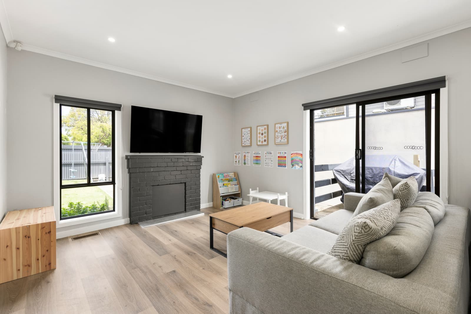 1/3 Oak Avenue,Boronia, Boronia - Thumbnail 2