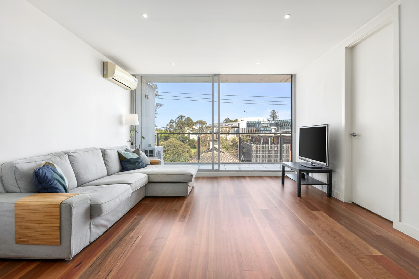 201/126 Chapel Street,St Kilda, St Kilda - Thumbnail 2