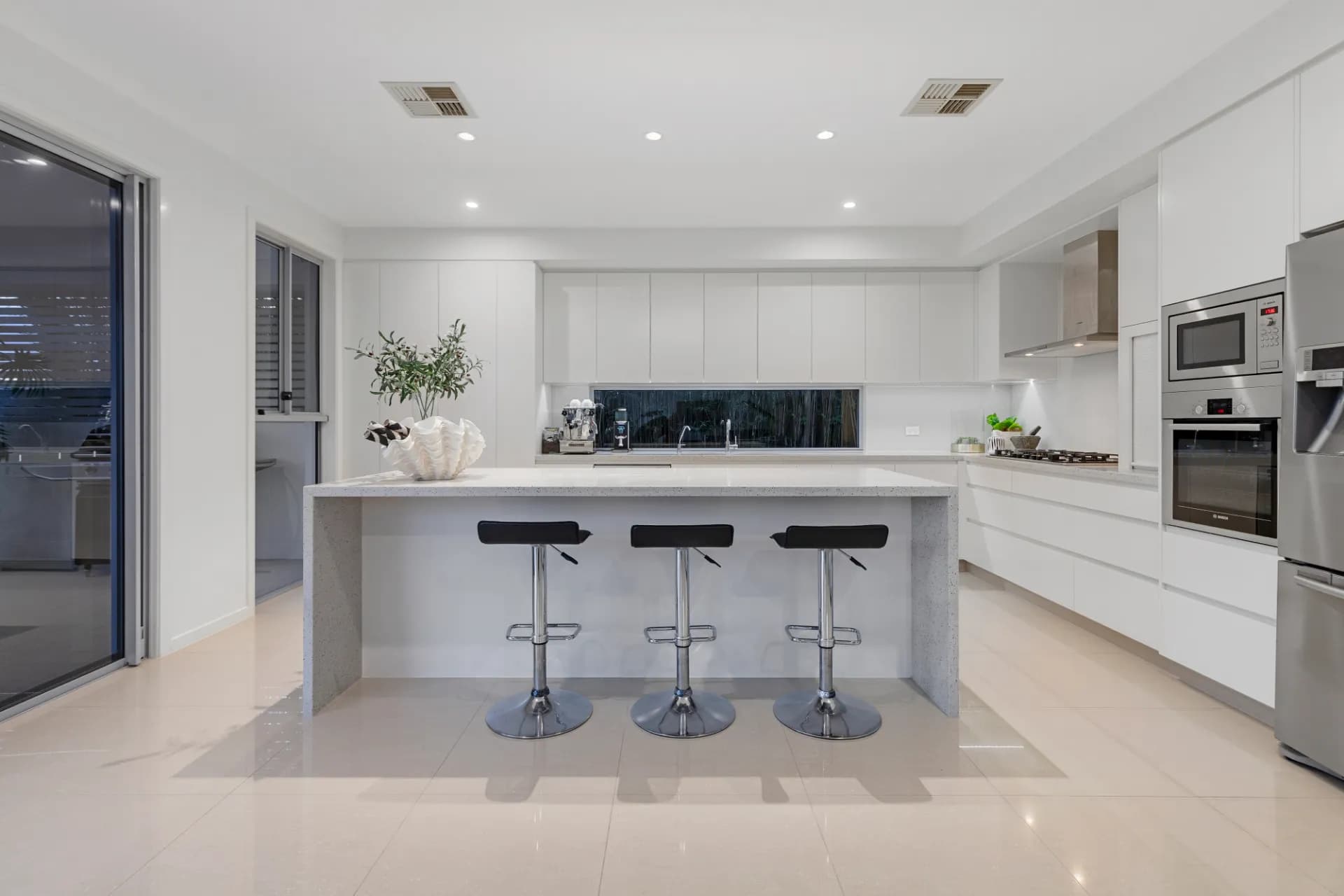 18 Ferrymans Court, Helensvale., Helensvale - Thumbnail 4